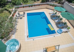 5 bedroom accommodation in Zagvozd