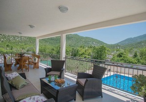 5 bedroom accommodation in Zagvozd