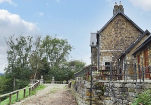 5 bedroom accommodation in Grosmont
