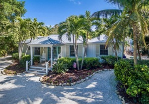 5 bedroom accommodation in Captiva