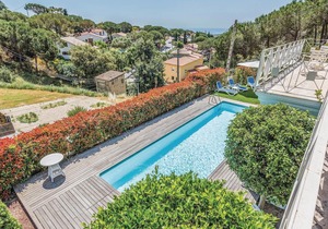 5 bedroom amazing home in Cabrils