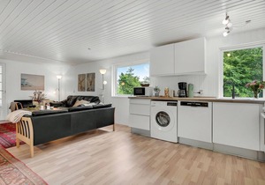 5 bedroom awesome home in Fårvang