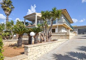 5 Bedroom Awesome Home In Scicli