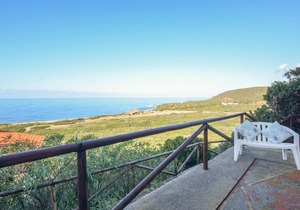 5 bedroom beach front home in Arbus