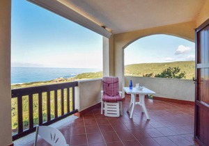 5 bedroom beach front home in Arbus