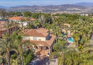 5 bedroom accommodation in Alhaurín de la Torre