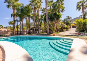 5 bedroom accommodation in Alhaurín de la Torre