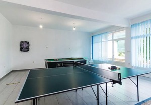 5 bedroom accommodation in Lisane Ostrovicke
