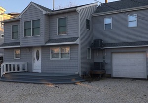 5 Bedroom Surf City Gem - 2 short blocks to the beach and bay views.