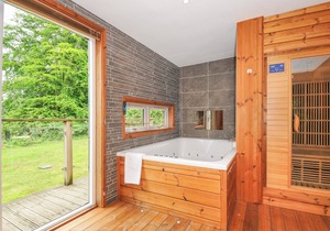 5 FARAWAY FIELDS, romantic, luxury holiday cottage in Dobwalls