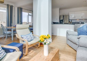 5 Lusty Glaze Road - Four Bedroom House, Sleeps 7