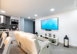 5* Luxurious 2B/2B/2T condo in front of famous Parque de Sabaneta
