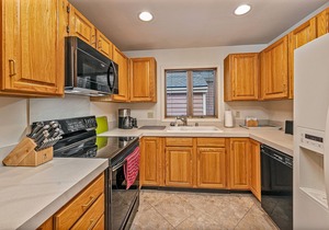 5 McCloud - Bright and Quaint Living