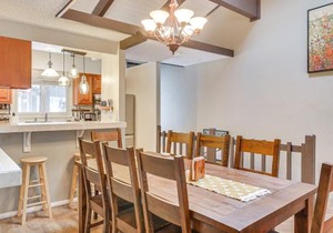 5 Mi to Lake Access Incline Village Condo with Deck
