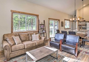 5 Mi to Ski Resort: Mtn-View Breck Home w/Hot Tub