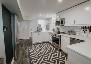 5 min from WEM - 2 Bedroom Suite