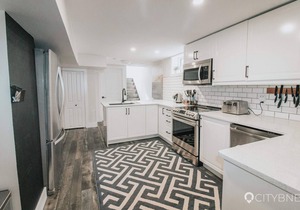 5 min from WEM. 2 Bedroom Suite.