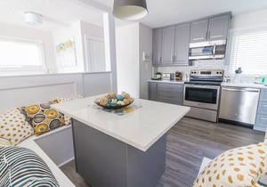 5 mins from WEM - 3 Bedroom Home