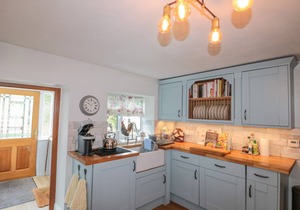 5 ROSEDALE ABBEY, family friendly, with open fire in Rosedale Abbey