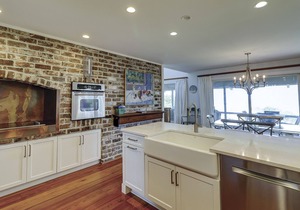 5 S. Beach Lagoon-Oceanfront Southern Charm, Pool, Play Area & Screened Porch