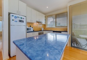 5 Salmon Row, What a position, so close to Smiths Beach!