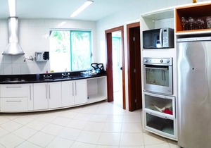 5 suites, swimming pool, air conditioning in all rooms in Paraiso dos Lagos,