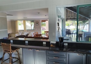 5 suites, swimming pool, air conditioning in all rooms in Paraiso dos Lagos,