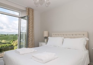 5 THE MANOR HOUSE, HILLFIELD VILLAGE, family friendly in Dartmouth