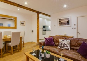 5 The Pottery - Two Bedroom Apartment, Sleeps 5