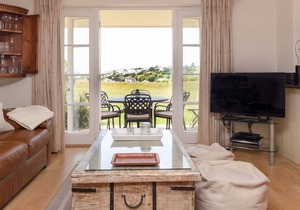 5 THURLESTONE BEACH, pet friendly, with a garden in Thurlestone