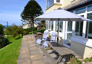5 West Park - Two Bedroom House, Sleeps 4