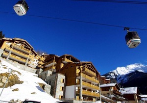 50m from ski slopes, 9th floor, balcony, parking, tv, ski locker, 52m², Champagny-en-Vanoise