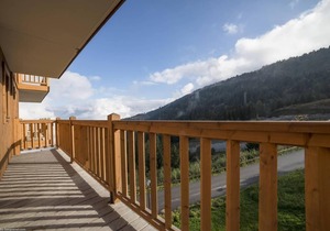 50m from ski slopes, 2nd floor, view mountain, swimming pool, balcony, parking, tv, ski locker, 55m²