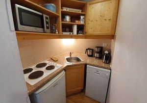 50m from ski slopes, 1st floor, view resort, fitness, swimming pool, balcony, ski locker, 38m²
