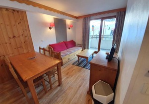 50m from ski slopes, 1st floor, view resort, fitness, swimming pool, balcony, ski locker, 38m²