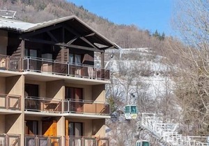 50m from ski slopes, 3rd floor, balcony, tv, ski locker, 40m², Serre Chevalier