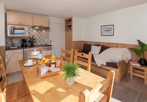 50m from ski slopes, 3rd floor, balcony, tv, ski locker, 40m², Serre Chevalier