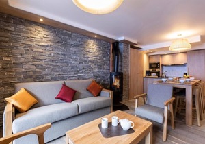 50m from ski slopes, fitness, swimming pool, sauna, hammam, balcony, fireplace or stove, tv