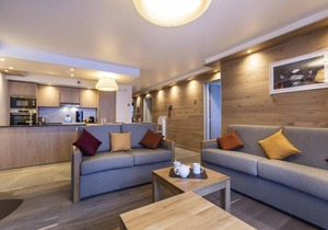 50m from ski slopes, fitness, swimming pool, sauna, hammam, balcony, fireplace or stove, tv