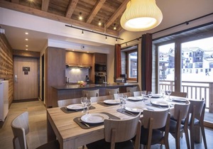 50m from ski slopes, fitness, swimming pool, sauna, hammam, balcony, fireplace or stove, tv