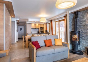 50m from ski slopes, fitness, swimming pool, sauna, hammam, balcony, fireplace or stove, tv