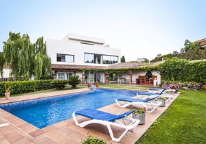 512 m² House ∙ 4 bedrooms ∙ 12 guests