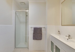 53 Honeysuckle Grove, 4 bedroom beach House in Silverelaves