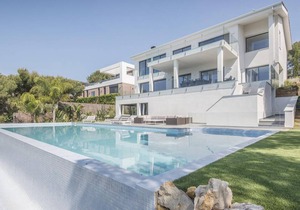 589 m² Villa ∙ 4 bedrooms ∙ 8 guests