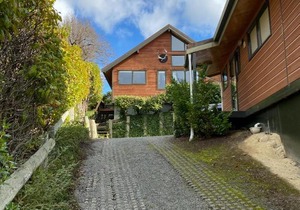 58b Chalet Cres