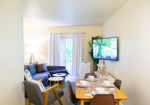 5BR/2.5BA Entire Duplex, Easy Walk to Downtown A2