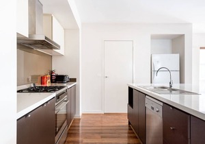 5br Luxury House 20 Min To Cbd Spacious Living