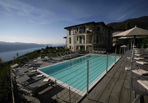 6 bed apartment - lake view, sauna, swimming pool
