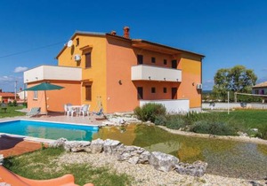 6 bedroom accommodation in Bratulici