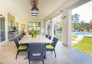 6 bedroom accommodation in Aubais
